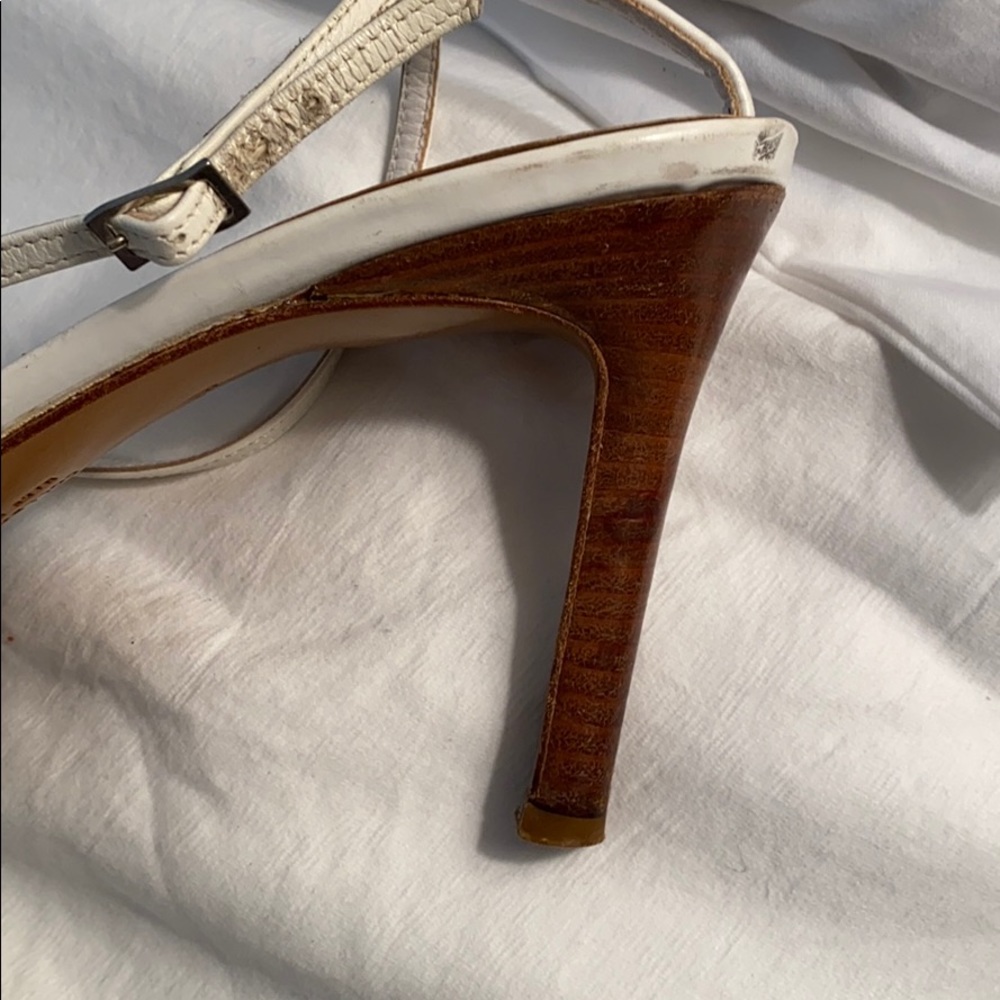 Timeless Ralph Lauren Heels - Picture 3 of 4